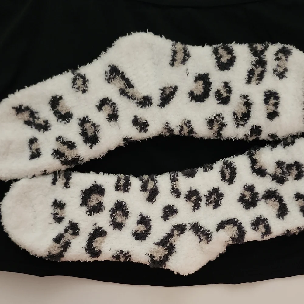 Set Of 2 Leopard Print and White Fuzzy Socks